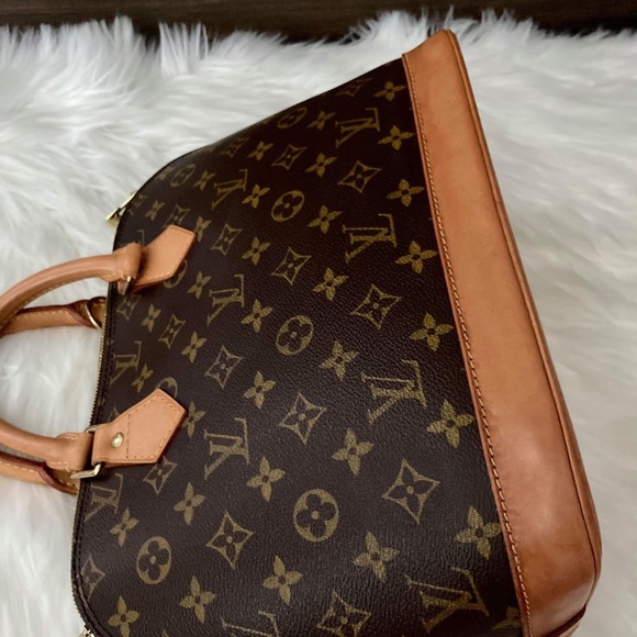 Louis Vuitton Alma Monogram PM - Picture 8 of 15